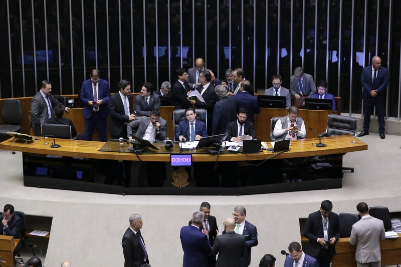 Da bancada pernambucana na Câmara dos Deputados, 19 deputados votaram a favor da PEC da Blindagem e cinco se posicionaram contra no segundo turno da votação