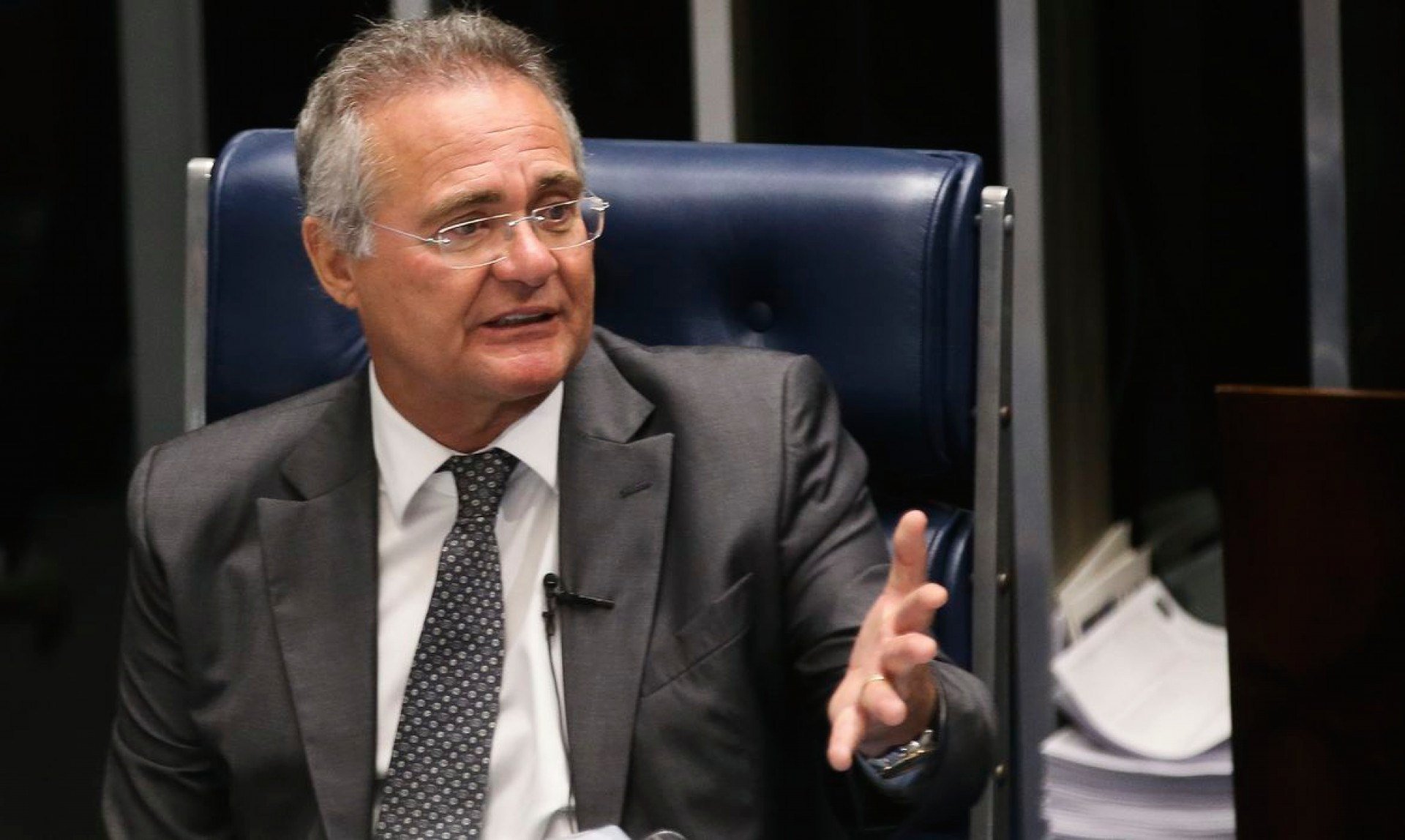 Renan Calheiros pauta no Senado projeto próprio de IR e critica "ritmo lento" da Câmara