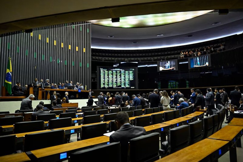 Texto vai agora para o plenário do Senado.