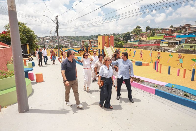 Comitiva portuguesa em passeio no Recife