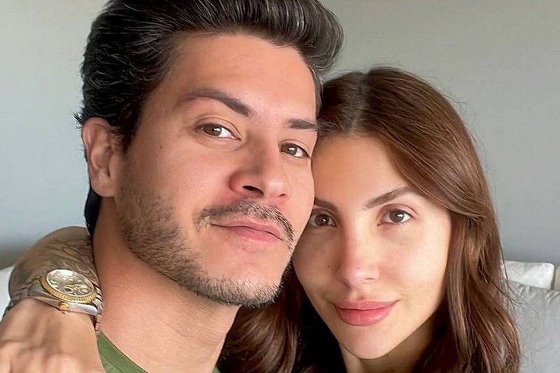 Jheny Santucci fala sobre insegurança no relacionamento com Arthur Aguiar: “Não foi tranquilo”