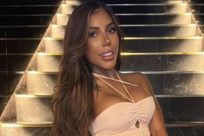 Carol Lekker é uma participante infiltrada de A Fazenda 17