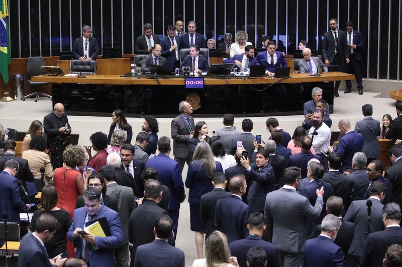 Plenário da Câmara durante a votação de urgência da votação de projeto de anistia