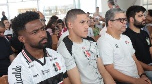 Integrantes do Santa Cruz em ação no Santuário de Nossa Senhora da Conceição