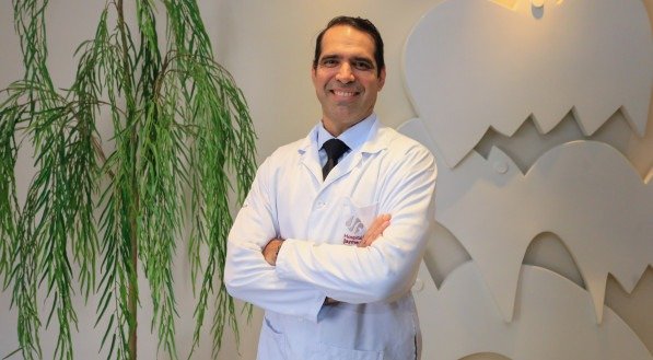O urologista do Hospital Jayme da Fonte, Renato Leal, explica como a técnica HoLep ajuda no tratamento de condições na próstata