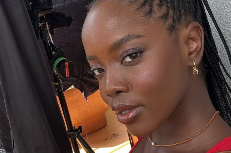 Protagonista de Dona de Mim, Clara Moneke surge de biquíni e mostra corpinho