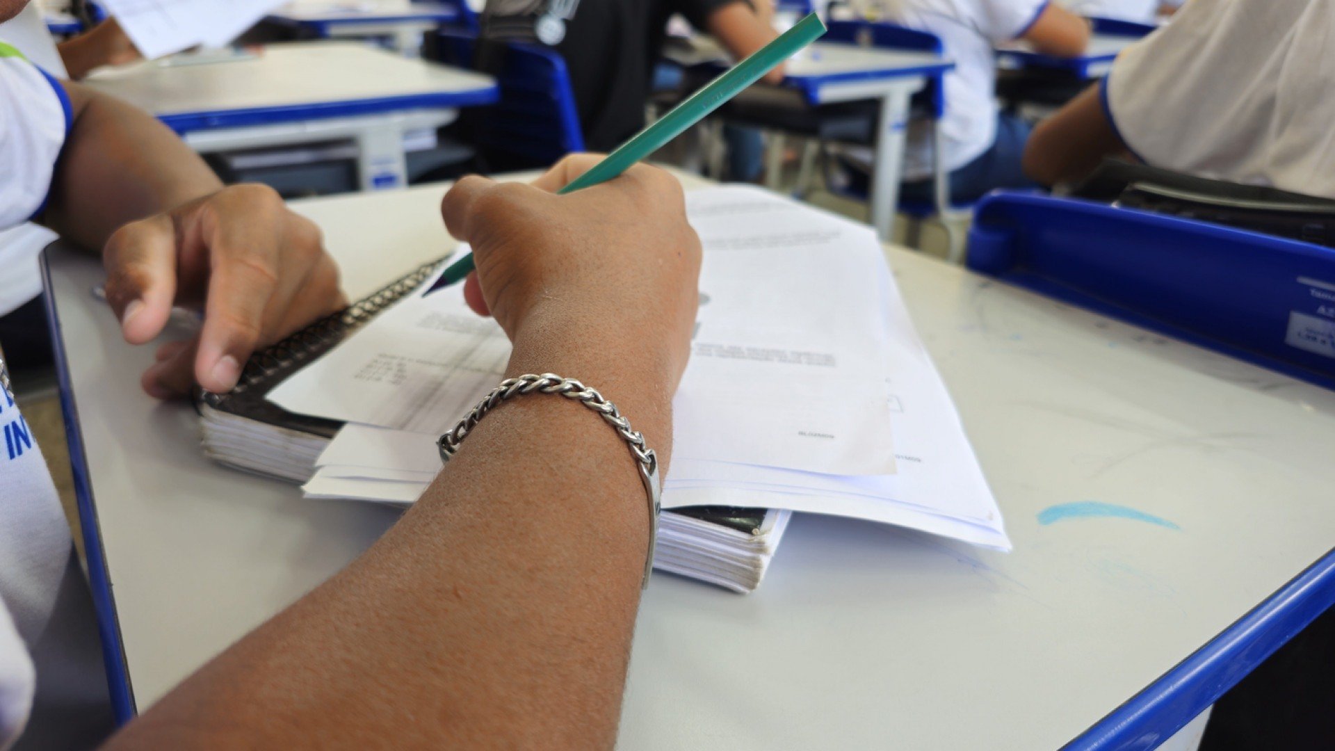 Enem 2025: quais assuntos mais recorrentes em Redação?