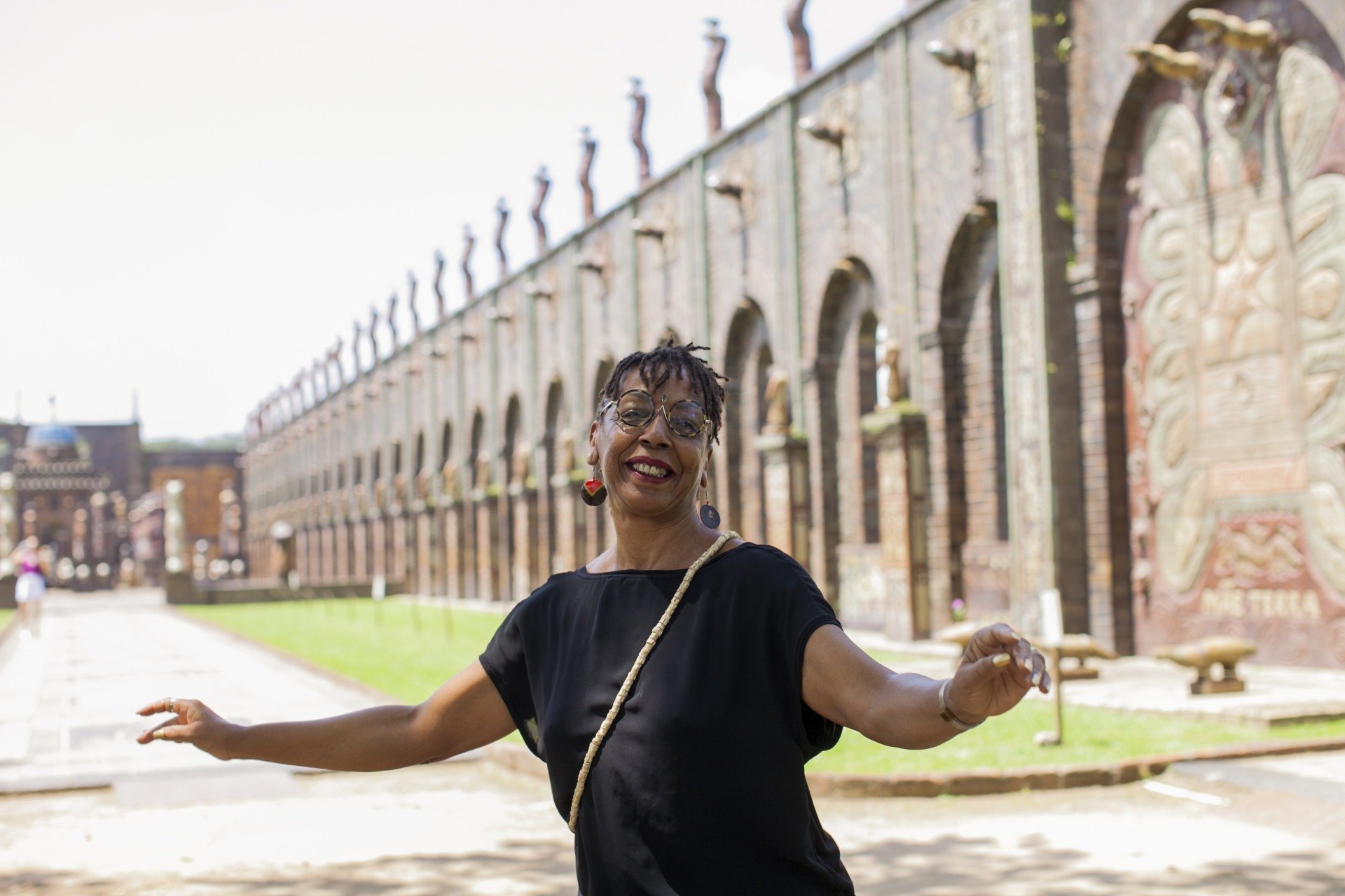 Conheça Lénablou, coreógrafa caribenha que traz a dança Gwoka para Pernambuco
