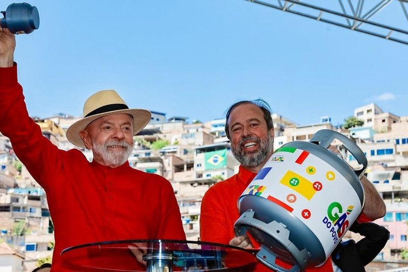 Luiz Inácio Lula da Silva, durante cerimônia de anúncio do Programa "Gás do Povo". Campo do Najá, Aglomerado da Serra – Belo Horizonte (MG).