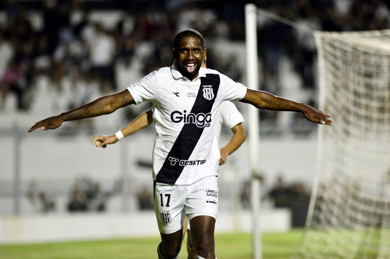 Toró, atacante da Ponte Preta
