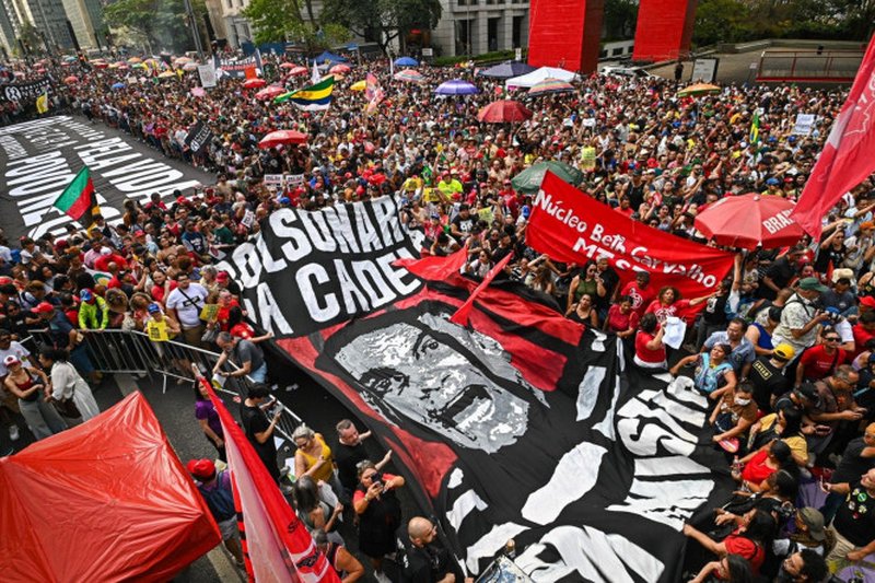 Manifestação contra a anistia e a PEC da Blindagem em São Paulo