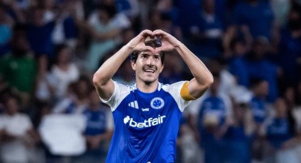 Personagem importante na virada, Lucas Silva fala sobre golaço e compara elenco bicampeão com o de 2025