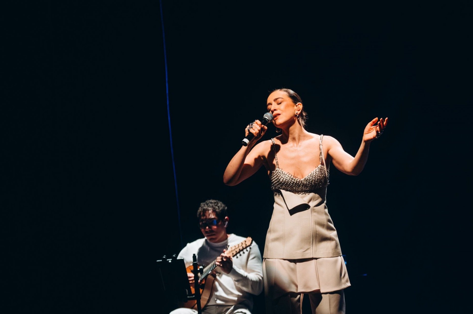Roberta Sá apresenta 