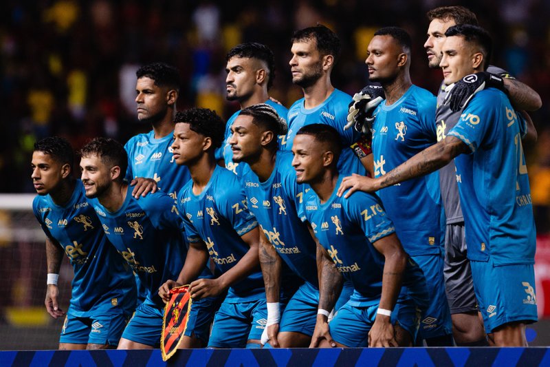 Jogadores do Sport antes de partida contra o Corinthians