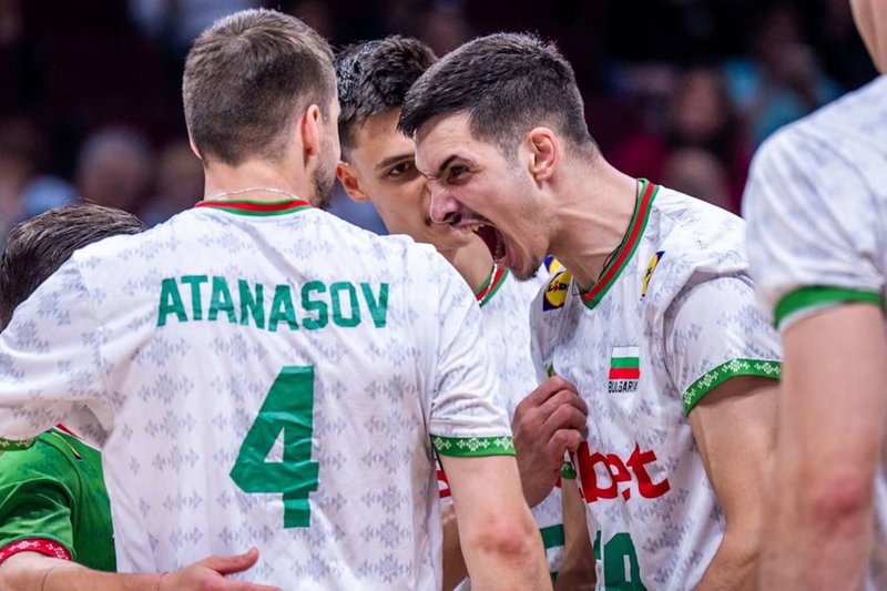 Seleção da Bulgária reunida em jogo do Mundial Masculino de Vôlei 2025