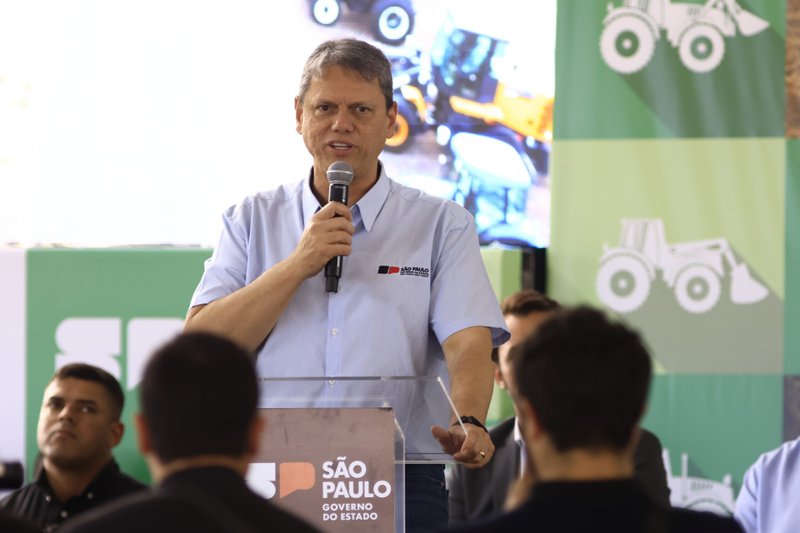 Tarcísio de Freitas chegou a dizer que a postura do governo brasileiro era "cômoda demais" no episódio do tarifaço imposto por Trump