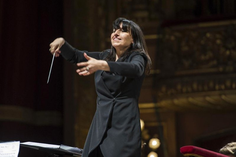 Maestrina francesa Nathalie Marin é diretora artística do conjunto contemporâneo Habana XXI