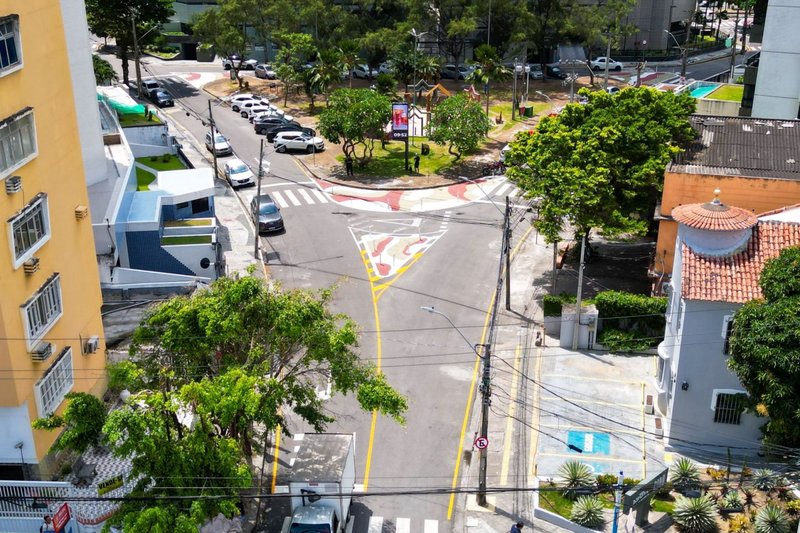 Muitas áreas da cidade com urbanismo tático precisam de renovação da pintura ou da edificação das soluções, mas a capital tem investido no conceito para protagonizar quem caminha