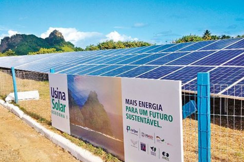 Painéis solares instalados em Fernando de Noronha já fazem parte da transição energética que vai reduzir a dependência do diesel na ilha