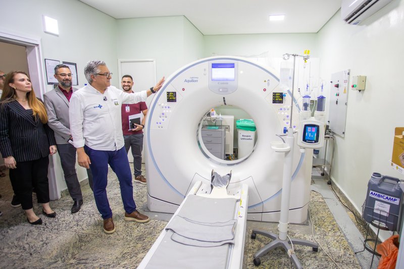 Ministro da Sa&uacute;de, Alexandre Padilha durante visita pelo &quot;Agora Tem Especialistas&quot;