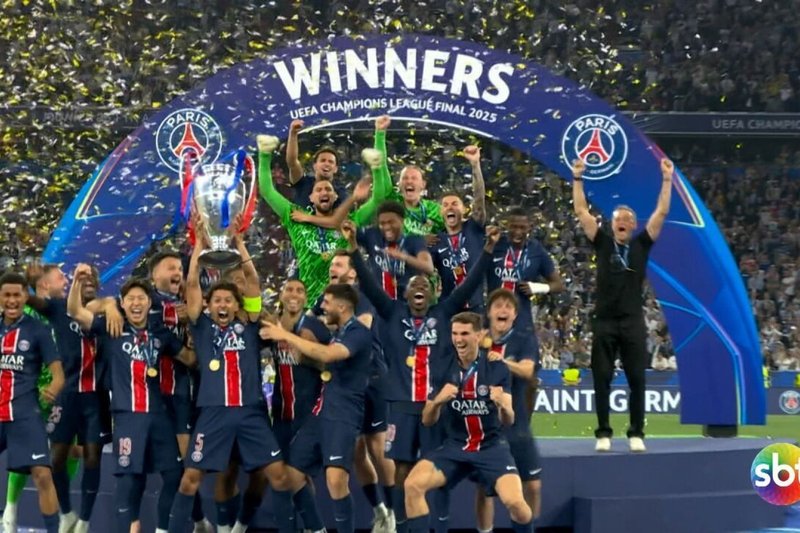 PSG levanta troféu da Champions 2025 