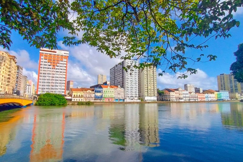Fim de semana deve ser de sol e calor em Pernambuco, com pouca chuva e boas janelas de maré baixa 
