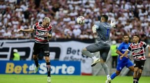 Lance do jogo entre Santa Cruz x Barra-SC na final da Série D