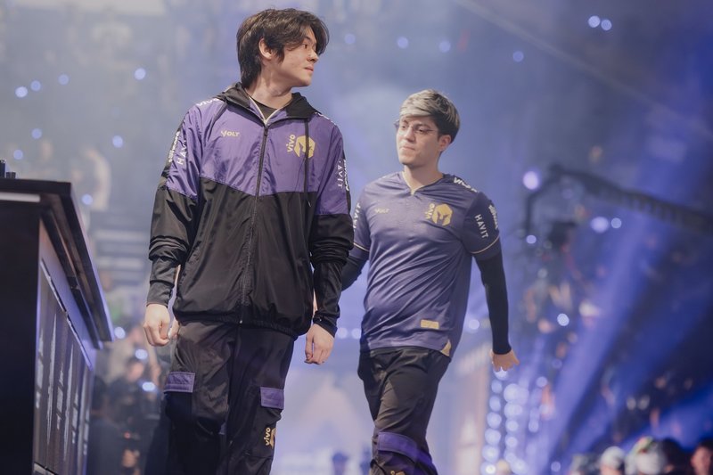 Equipe da Vivo Keyd Stars encara a FlyQuest neste domingo (28) valendo o título da LTA Américas 2025