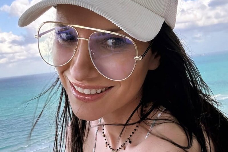 Laura Pausini entrega segredo de pele boa: ‘Fazer amor ajuda muito’