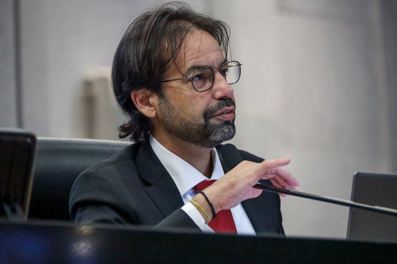 Maioria da Executiva Estadual do PSDB decidiu pela indicação de Diogo Moraes para a liderança da bancada do partido, que agora assume posição de independência na Alepe