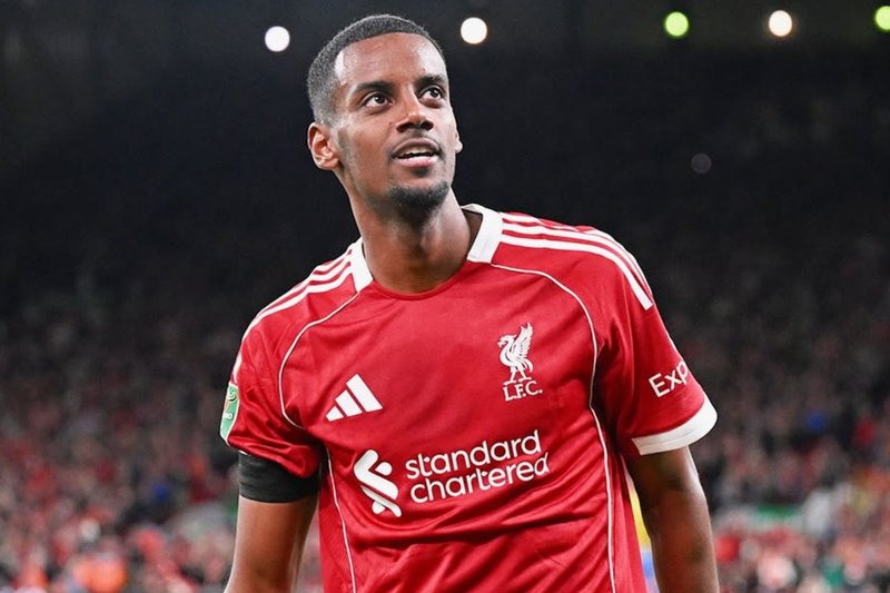 Isak, atacante do Liverpool
