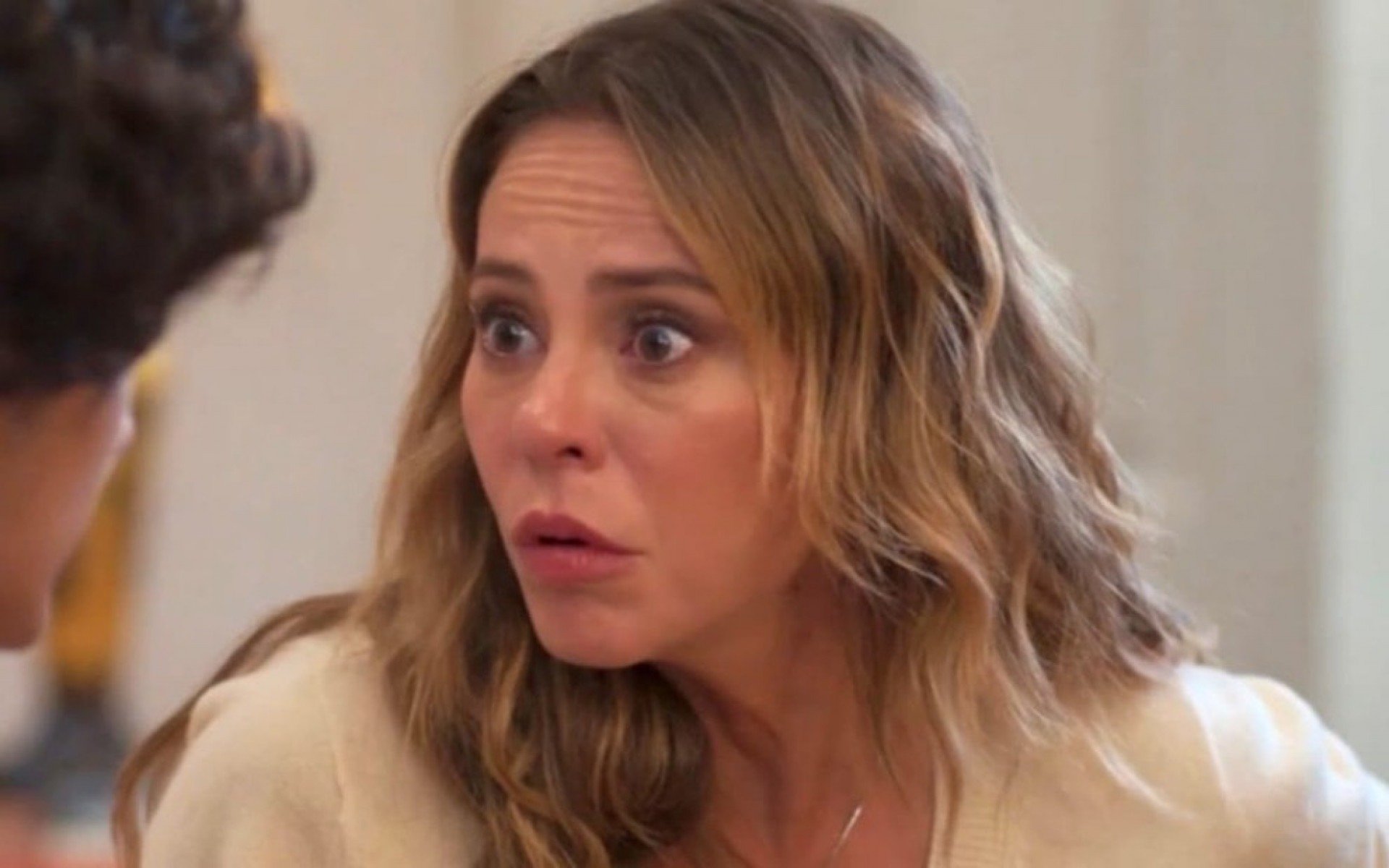 Horário Vale Tudo hoje (30/09): Heleninha descobre que Leonardo está vivo!