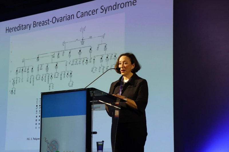 Médica geneticista Judy Garber em palestra durante o 36º Congresso Brasileiro de Genética Médica, no Recife
