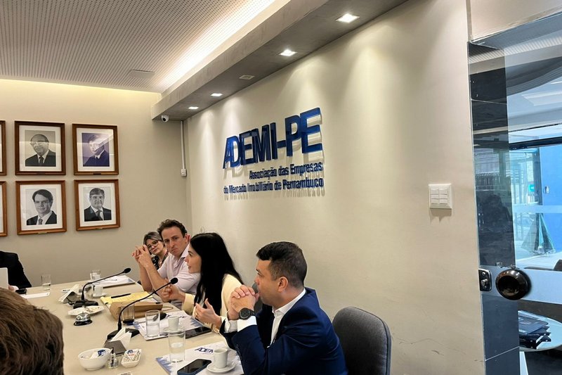 Representantes do Estado apresentaram balanço de ações habitacionais na sede da Ademi-PE