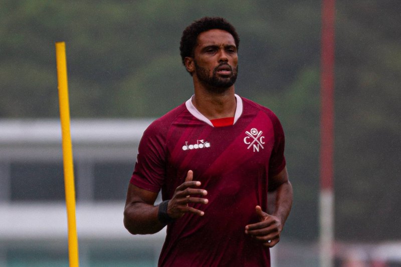 Bruno Mezenga, atacante do Náutico