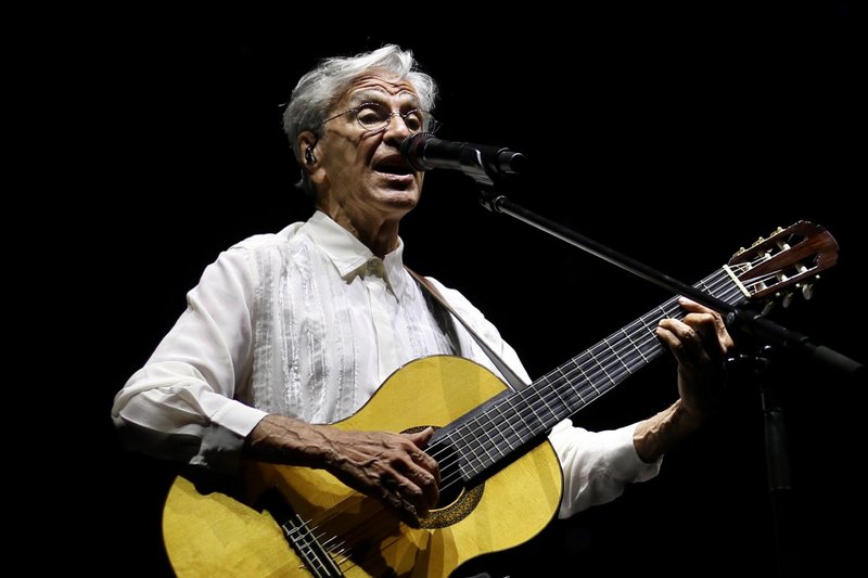 Caetano Veloso durante a abertura do Carnaval do Recife, no Marco Zero, em 2023