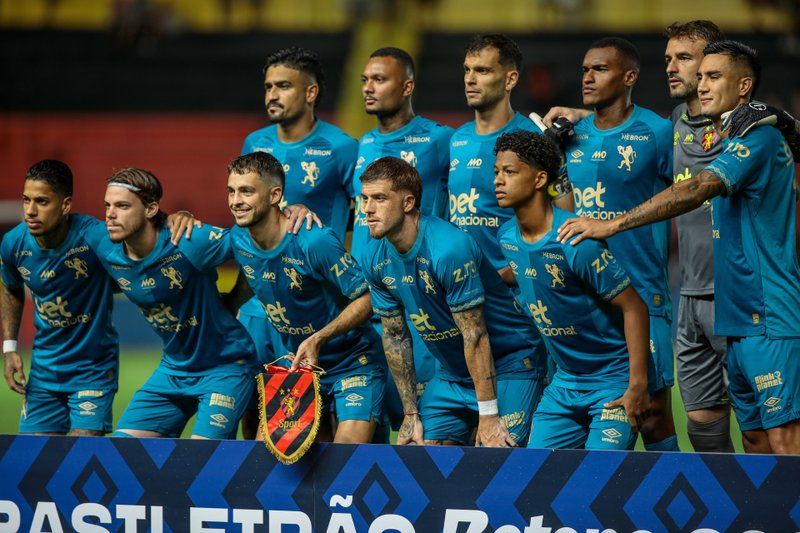 Jogadores do Sport juntos para foto antes de jogo pelo Brasileirão