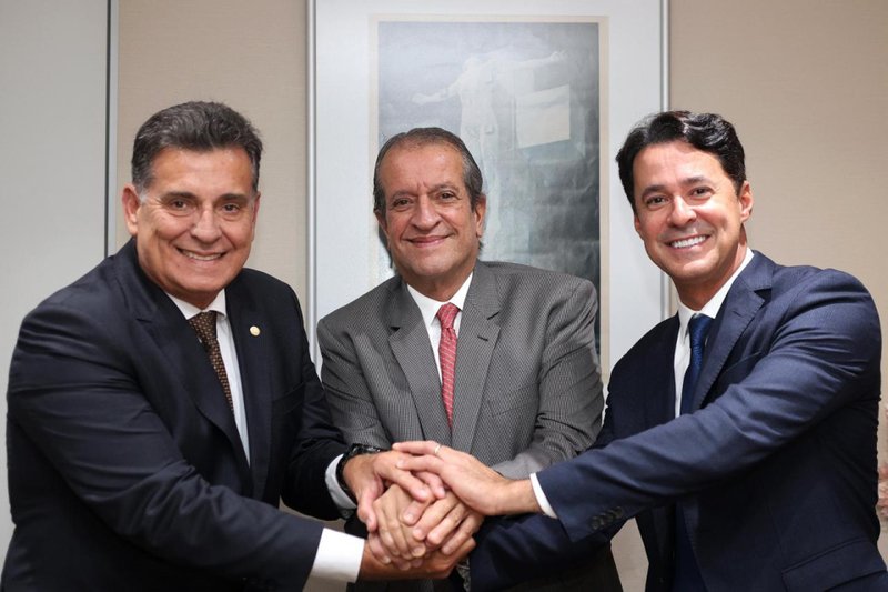 Reuni&atilde;o realizada pelos presidentes nacional e estadual do PL, Valdemar Costa Neto e Anderson Ferreira, tratou de quest&otilde;es eleitorais e definiu o deputado federal Coronel Meira como novo presidente do partido no Recife