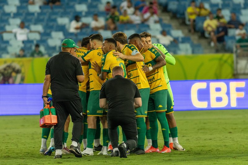 Jogadores do Cuiabá na Série B 2025