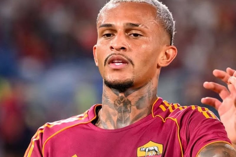 Wesley, lateral-direito da Roma