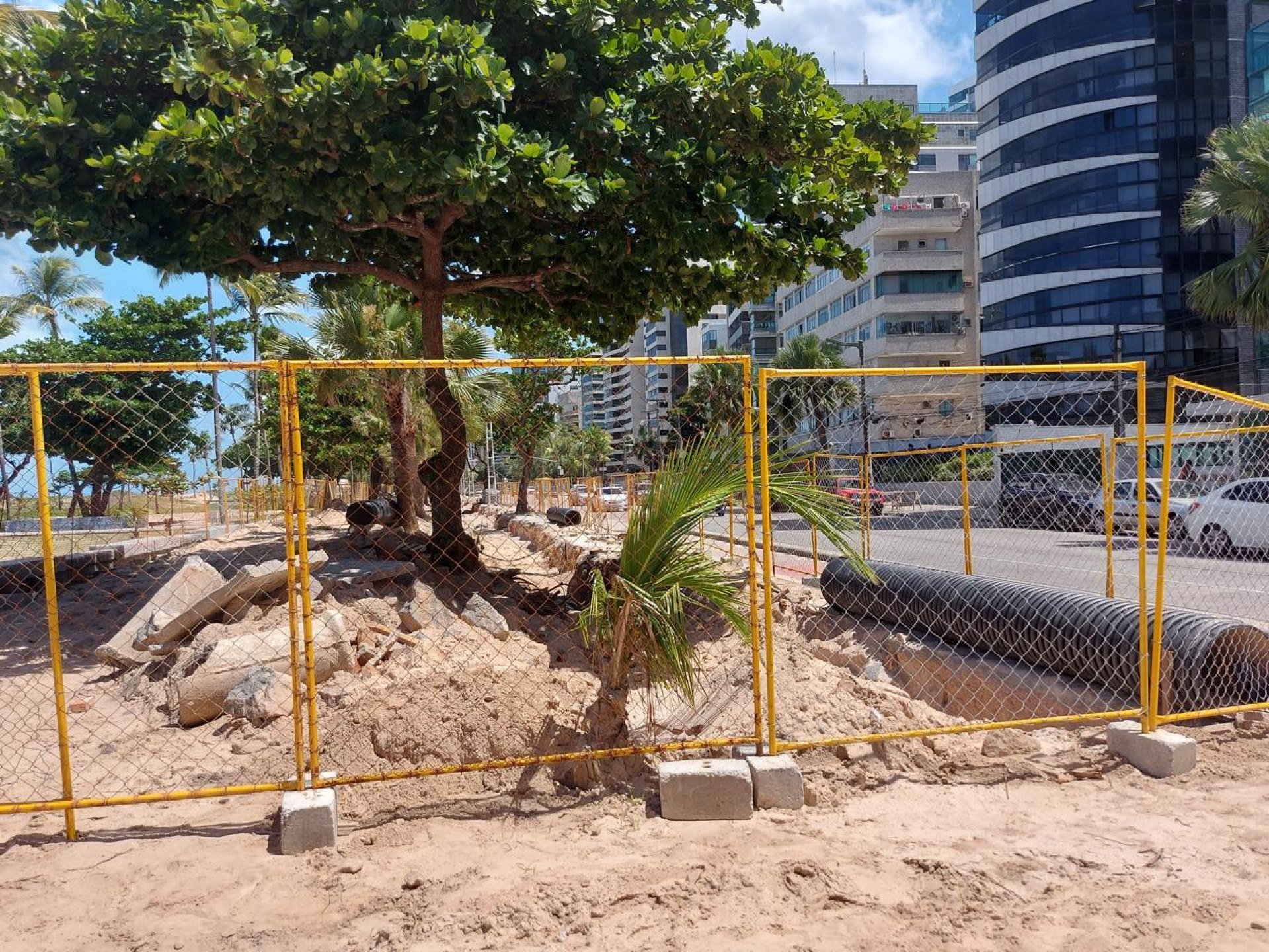 Voz do Leitor 04.10: Obra vagarosa em Boa Viagem