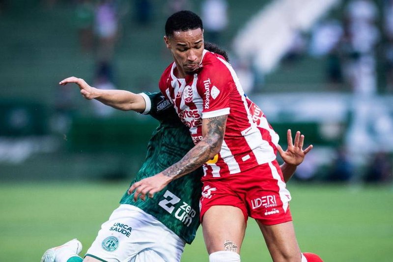 Lance do jogo entre Guarani x Náutico pelo Quadrangular Final da Série C