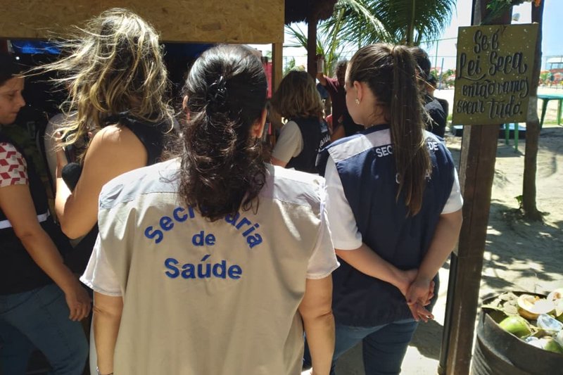 Olinda realizou fiscalização contra uso de bebidas com metanol em quiosques e bares da Orla