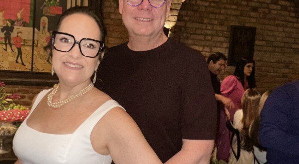 Erik Simões e Laura