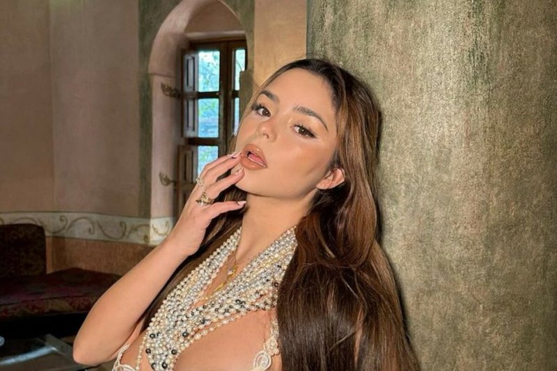 Musa do OnlyFans, Demi Rose ‘quebra’ a internet com foto nua em meio à natureza