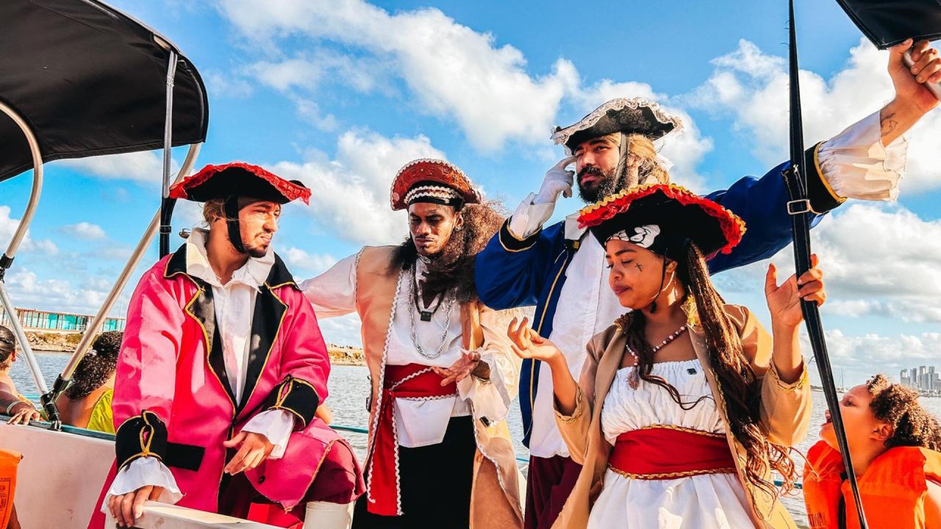 Catamaran Tours celebra Outubro das Crianças com aventuras temáticas no Recife