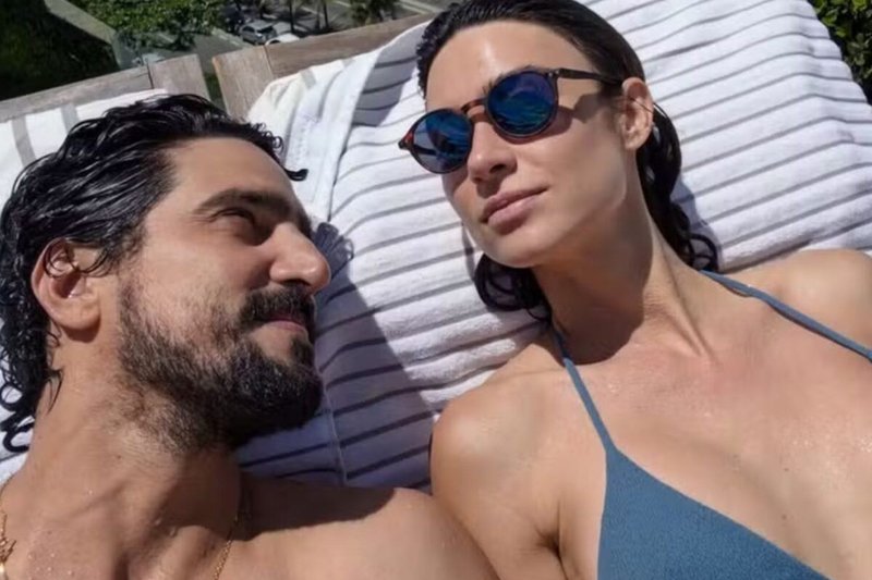 Renato Góes celebra seis anos de casamento com Thaila Ayala: “Completamente feliz com você”