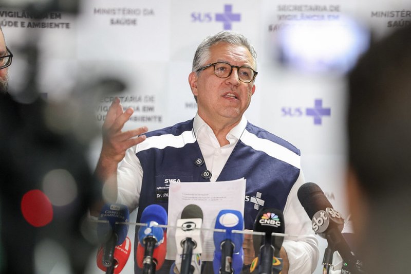 Alexandre Padilha destaca que processo de notificação permite identificar local de consumo da bebida adulterada, ao se iniciar uma investigação pelas forças de segurança, a fim de localizar a fonte e a forma de aquisição do produto