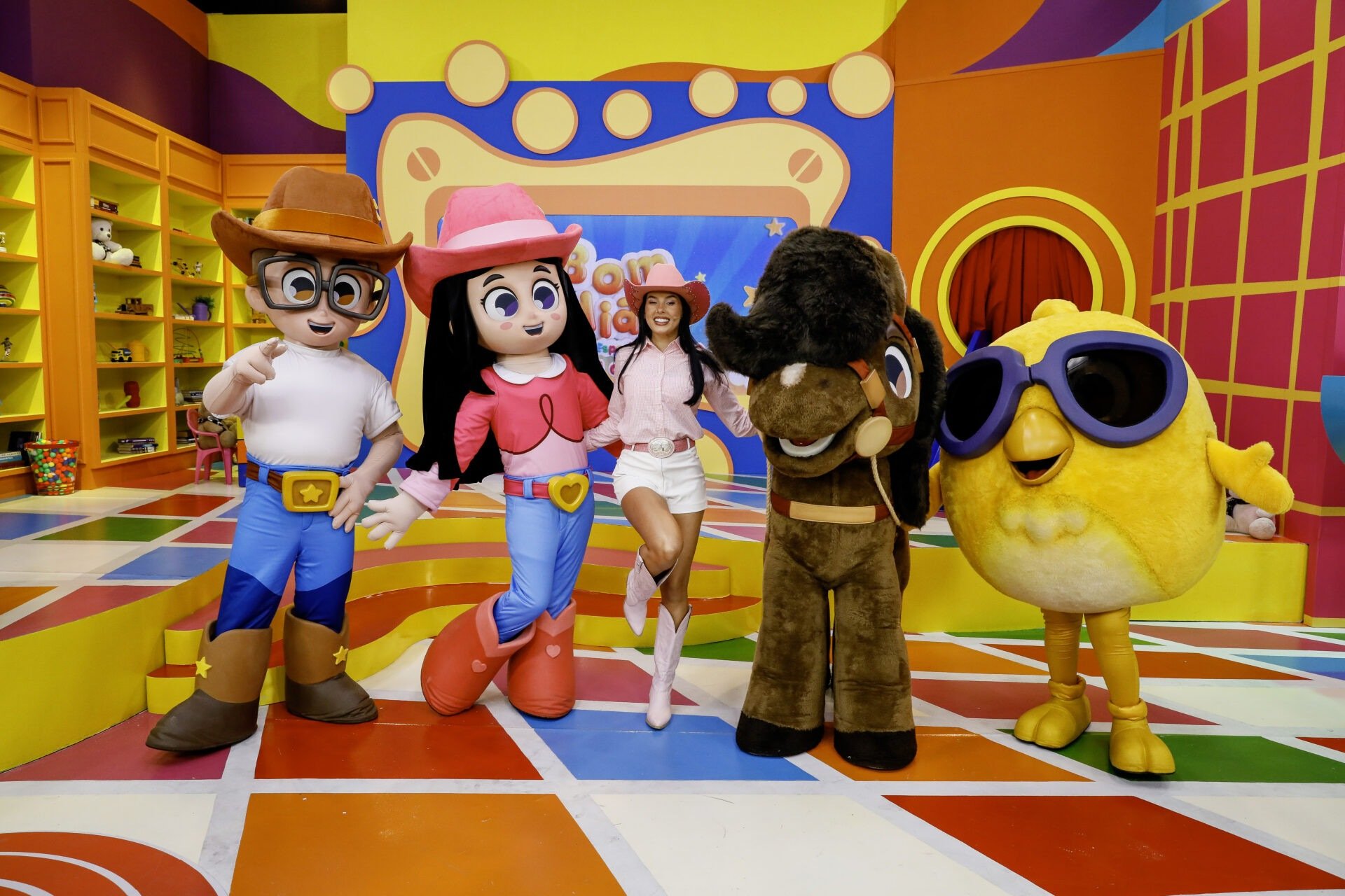 Ana Castela comanda edição especial do Bom Dia & Cia e lança Turma da Boiadeirinha na TV aberta