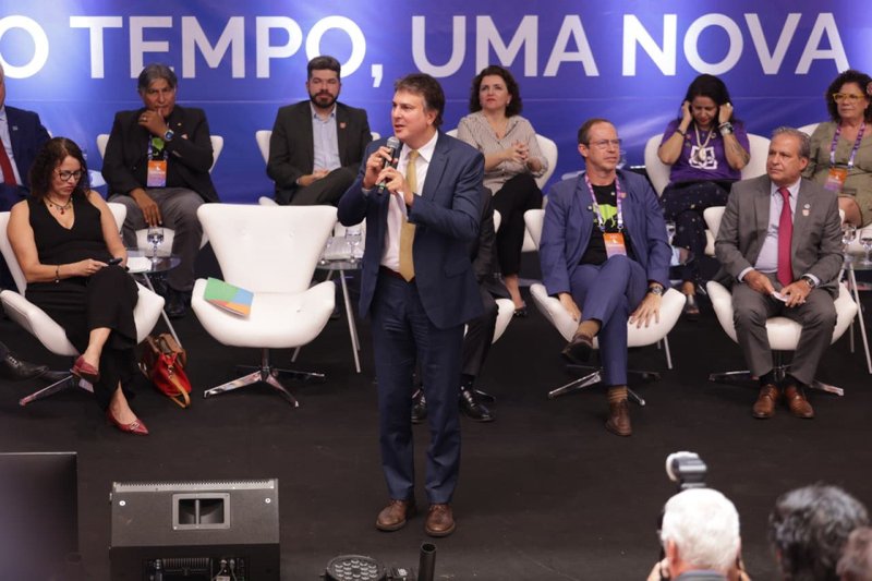 ministro da Educação, Camilo Santana, participou da abertura oficial da 5ª edição da Semana Nacional da Educação Profissional e Tecnológica